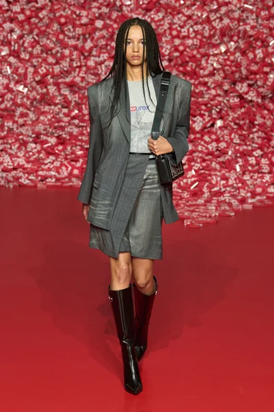 Look 3